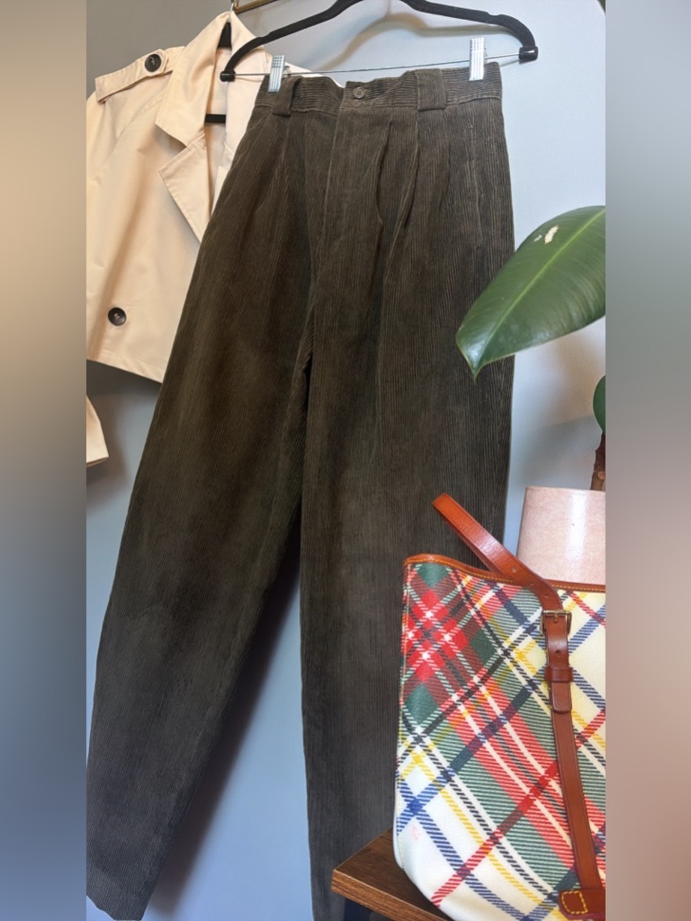 Vintage Giorgio di Sant’ Angelo Olive Green Corduroy Pleated Trousers – M/L